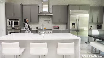 Kimmy Kimm Knows How To Seal the Deal With Kyle Mason!