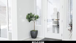 Skylar Snow In Her Mom Drips Sex Video!