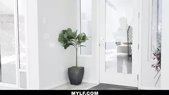 Skylar Snow In Her Mom Drips Sex Video!