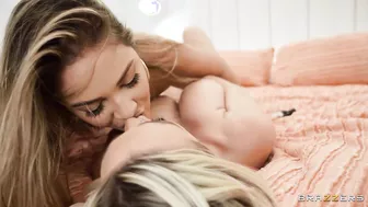 Kendra Sunderland And Gizelle Blanco In "Gizelle And Kendra's Oily Rubdown!