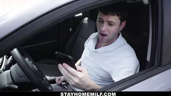 Riley Jacobs Is A Stay Home MILF!