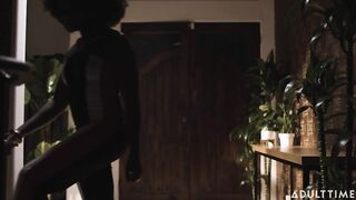 Ana Foxxx And Cali Caliente In A Threesome!