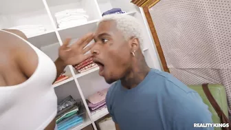 Hazel Grace And Damion Dayski In "Worshipping Hazel's Hairy Pits"!