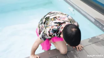 Abigaiil Morris And Jason Carrera In "Working Out By The Pool"!