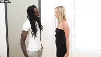 Britney Rose Is Fucking Solo The Bull!