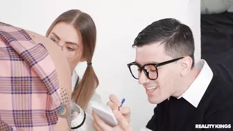 Mia Blow, Alexxa Vice And Jordi El Nino Polla In "Anal Obsessed Nerds"!