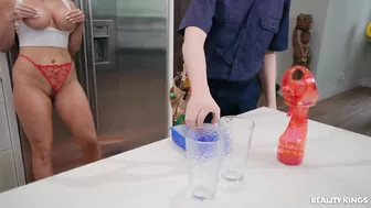 Jennifer White And Jimmy Michaels In "Hot MILF In The City"