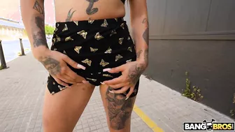 Melania Dark Shows Him Her Pussy Outdoors!