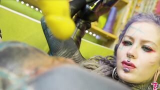 Anuskatzz And Miss Flora Extreme Anal Dildo Sex!