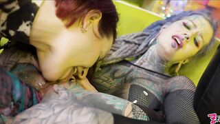 Anuskatzz And Miss Flora Extreme Anal Dildo Sex!