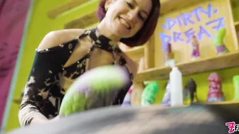 Anuskatzz And Miss Flora Extreme Anal Dildo Sex!