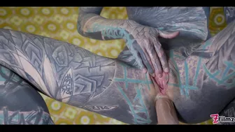 Anuskatzz Puts A Dildo In Her Asshole!