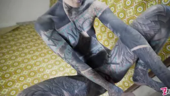 Anuskatzz Puts A Dildo In Her Asshole!