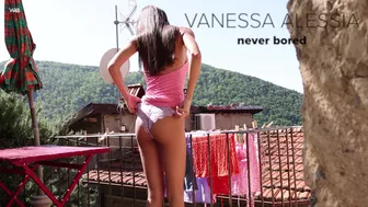 Vanessa Alessia Is Going To Masturbate For Us!