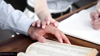 Liz Ocean Has A Thing For Older Men, Like Christof Cale!