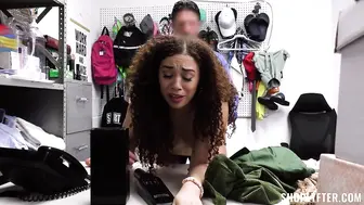 Shoplyfter Willow Ryder Is Fucked In The Back Office!