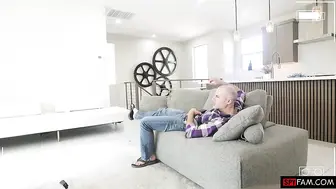 Thea Summers In Her Spy Fam Sex Video With Brock Cooper!