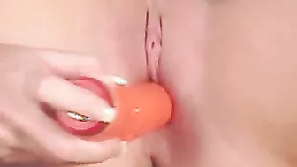 Melissa Lauren Slowly Rubs It!