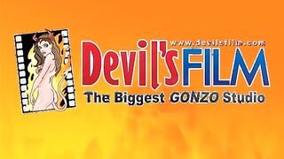 Rayveness, Sucking, Squirting, Fucking And Taking A Facial!