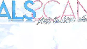 Bibi Noel And Sara Jaymes Dildo Ass Sex On The Beach!