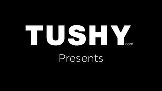 Anna Morna With A Fat Cock In Her Sexy Round Tushy!