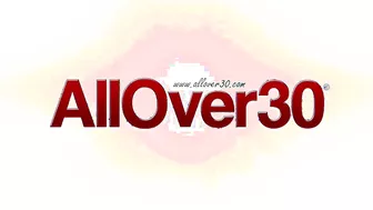 Tiffany Brookes Rubbing Her Wet Shaved Pussy for All Over 30!