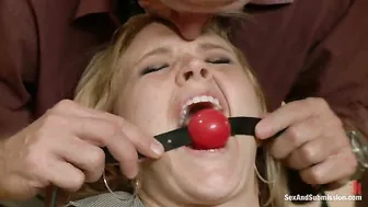 Krissy Lynn Gets Her Submissive Asshole Used!