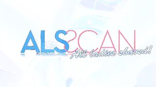 Tanner Mayes On A Kitchen Counter Masturbating!