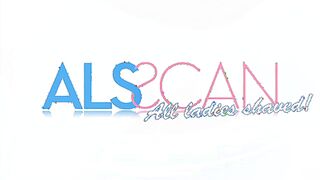 Tanner Mayes Masturbating On A Bidet!